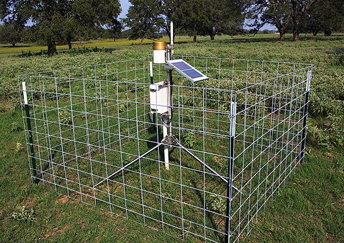 micro-soil moisture monitoring station