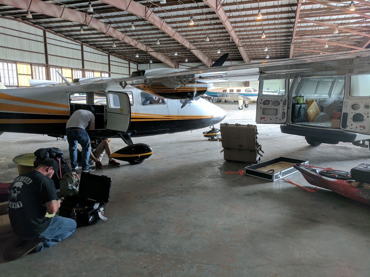 Installing the Chiroptera system before an airborne survey